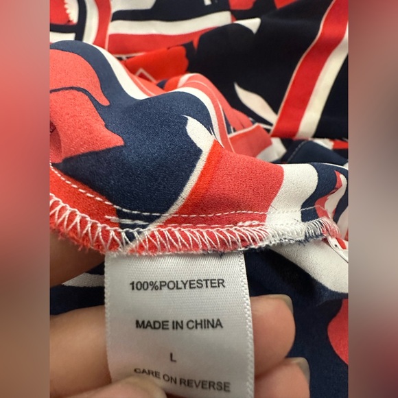 Soho New York & Company Red and Navy Floral Assymetrical Blouse size L - Picture 4 of 6